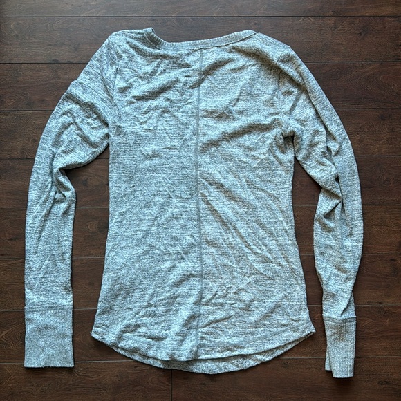 Abercrombie & Fitch Soft & Cozy Long Sleeve - Picture 4 of 4